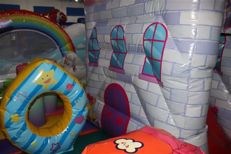 Επαγγελματικό Φουσκωτό  Παλάτι 6m X 5,3m X 4,2m
