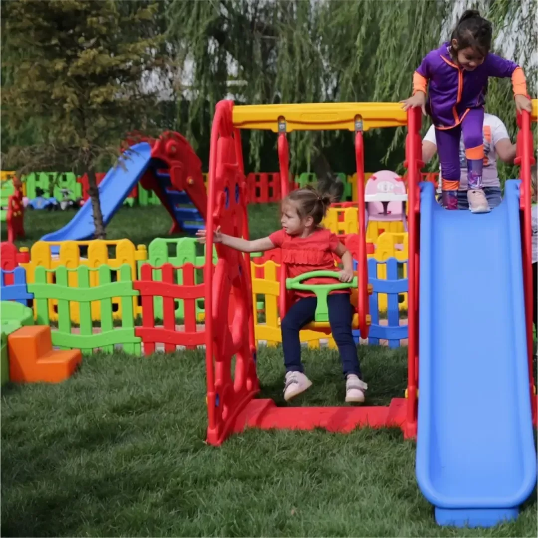 Παιδικό Σετ Παιχνιδιού 3 σε 1 (Κούνια,Τσουληθρα,Μπασκέτα)